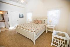 B-bedroom/ložnice